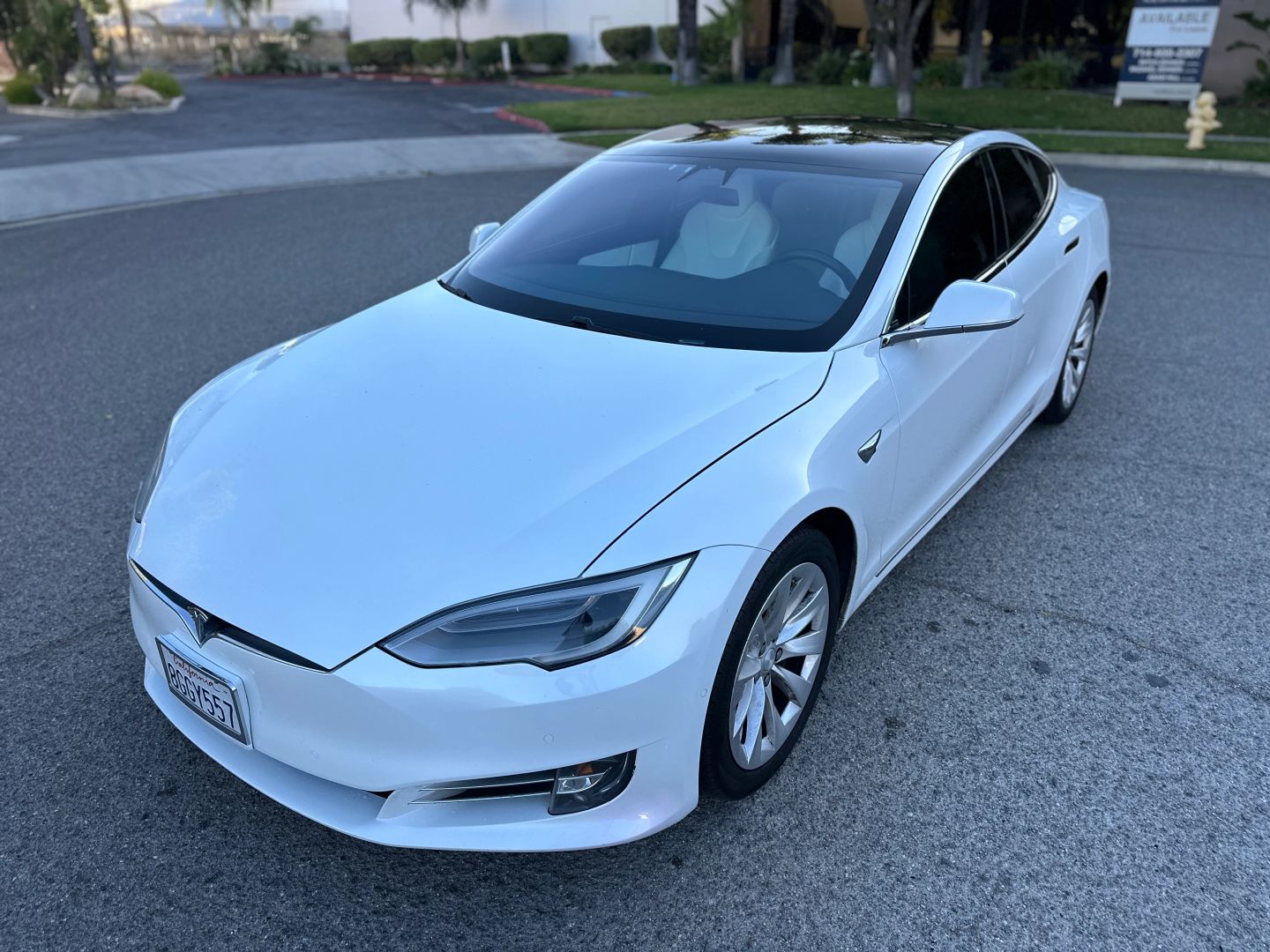 tesla model s 2018 5YJSA1E29JF264813 image